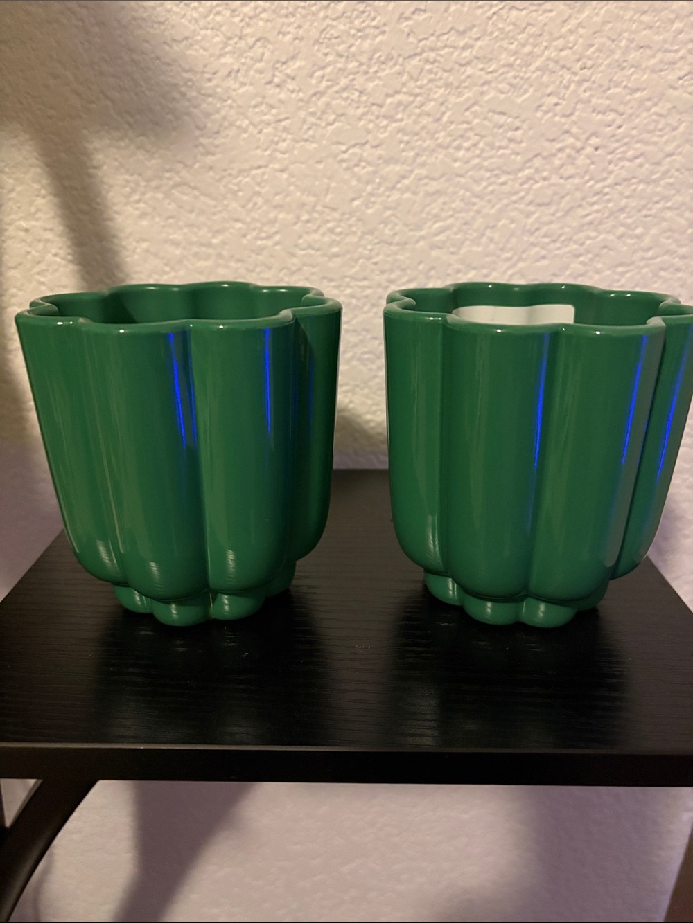 Mainstays 4in Glossy Green Scalloped Plastic Planters - Set of 2